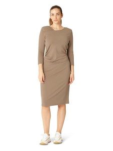 Ilse Jacobsen Sukienka w kolorze beżowym rozmiar: XL. Brązowe sukienki Ilse Jacobsen, na imprezę, s, bez wzorów, z wiskozy, klasyczne, bez kołnierzyka, bez ramiączek, midi. Za 208,99 zł.