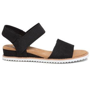 Sandały Skechers. Czarne sandały Skechers, bez wzorów, bez obcasa, na płaskiej podeszwie, bez zapięcia. Za 179,00 zł.