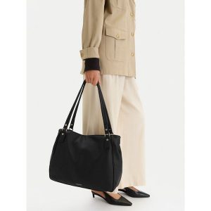 Torebka Lasocki. Czarne shopper bag Lasocki, bez wzorów, bez dodatków. Za 199,99 zł.