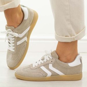 Beżowe skórzane półbuty damskie Vinceza 66905. Brązowe półbuty VINCEZA, na jesień, bez wzorów, z jeansu, z okrągłym noskiem, bez obcasa, na płaskiej podeszwie, bez zapięcia. Za 219,00 zł.