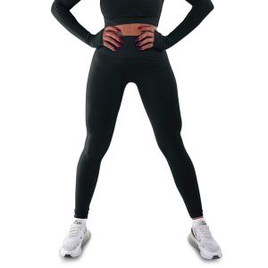 Techniczne legginsy z efektem push-up i idealną sylwetką. Czerwone legginsy R-EVENGE, bez wzorów, z elastanu. Za 285,90 zł.