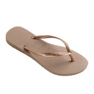 Klapki Havaianas Model Square Logo Metallic Kolor Rose. Czerwone klapki Havaianas, bez wzorów, z gumy, bez obcasa. Za 79,99 zł.