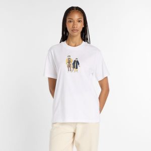 Koszulka damska New Balance WT53926WT – biała. Białe bluzki New Balance, xs, bez wzorów, z bawełny, klasyczne, bez kołnierzyka, bez ramiączek. Za 169,99 zł.
