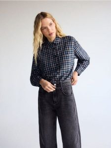 Flanelowa koszula w kratę - szary. Szare koszule Reserved, l, bez wzorów, z bawełny, bez kołnierzyka, bez ramiączek. Za 139,99 zł.