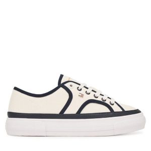 Tenisówki Tommy Hilfiger. Białe trampki TOMMY HILFIGER, bez wzorów, bez zapięcia. Za 409,99 zł.