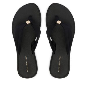 Japonki Tommy Hilfiger. Czarne klapki TOMMY HILFIGER, bez wzorów, bez obcasa. Za 189,99 zł.