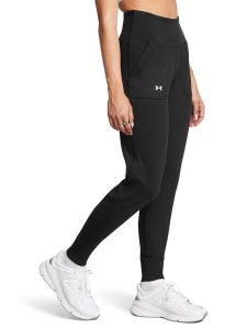 Under Armour Spodnie dresowe "Motion" w kolorze czarnym rozmiar: L. Czarne spodnie dresowe Under Armour, l, bez wzorów, z dresówki. Za 136,13 zł.