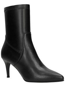 Wojas Skórzane botki w kolorze czarnym rozmiar: 37. Czarne botki Wojas, bez wzorów, z materiału, bez obcasa, na szpilce, bez zapięcia. Za 396,88 zł.