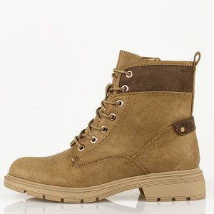 Beżowe botki damskie M.Daszyński 2501-3. Brązowe botki M.Daszyński, na jesień, bez wzorów, z jeansu, z okrągłym noskiem, bez obcasa, na obcasie, bez zapięcia. Za 199,00 zł.