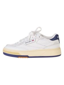 Reebok Skórzane sneakersy "Club C Vintage" w kolorze biało-granatowym rozmiar: 44,5. Białe trampki Reebok, bez wzorów, bez zapięcia. Za 398,28 zł.