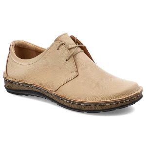 Beżowe Półbuty Skórzane Wygodne Buty Damskie. Brązowe półbuty Clasicco, z aplikacjami, ze skóry, bez obcasa, na koturnie, bez zapięcia. Za 212,99 zł.