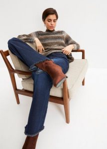 Wygodny gruby sweter. Czerwone swetry klasyczne bonprix, bez kołnierzyka. Za 149,99 zł.