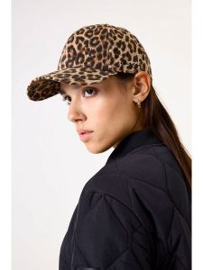 Garcia Czapka w kolorze beżowo-brązowym rozmiar: onesize. Brązowe czapki Garcia, bez wzorów, z materiału. Za 92,21 zł.