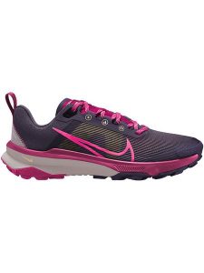 Nike Buty "Terra Kiger 9" w kolorze fioletowym do biegania rozmiar: 40,5. Różowe buty sportowe Nike, bez wzorów, z materiału, bez zapięcia, do biegania. Za 461,21 zł.