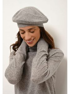 Just Cashmere Kaszmirowa czapka "Paris" w kolorze szarym rozmiar: onesize. Szare czapki Just Cashmere, bez wzorów, z kaszmiru. Za 143,99 zł.