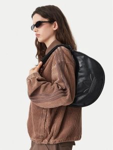 Adidas Torebka Adicolor Half Crescent Bag Metallic Pu KR1546 Czarny. Czarne torebki klasyczne ADIDAS, bez wzorów, ze skóry, bez dodatków. Za 179,99 zł.