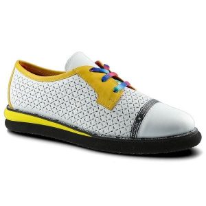 Półbuty damskie Lanqier, wykonane z materiału o gładkiej powierzchni z drobną perforacją z kontrastowymi elementami przy sznurowaniu, białe, 46C2338. Białe półbuty Lanqier, bez wzorów, ze skóry, bez obcasa, bez zapięcia. Za 269,00 zł.