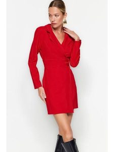 Trendyol Sukienka w kolorze czerwonym rozmiar: 36. Czerwone sukienki Trendyol, bez wzorów, bez kołnierzyka, bez ramiączek, maxi. Za 78,28 zł.