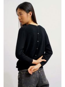 AUTHENTIC CASHMERE Kaszmirowy sweter "Estaris" w kolorze czarnym rozmiar: L. Czarne swetry oversize AUTHENTIC CASHMERE, l, bez wzorów, z kaszmiru, bez ramiączek. Za 439,24 zł.