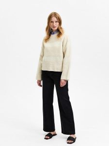 SELECTED FEMME Sweter "Fry" w kolorze kremowym rozmiar: XL. Brązowe swetry oversize Selected Femme, xl, bez wzorów, z wełny, bez ramiączek. Za 105,88 zł.