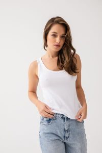 TOP AGNES BIAŁY XL - Flawless. Białe topy Flawless, uniwersalny, bez wzorów, z bawełny, klasyczne, bez kołnierzyka, bez ramiączek. Za 160,00 zł.