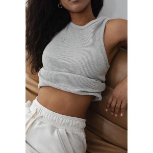 Top na ramiączkach w kolorze light GREY melange z prążkowanej dzianiny - ISLA. Szare topy Marsala, s, bez wzorów, z bawełny, bez kołnierzyka, bez ramiączek. Za 119,90 zł.