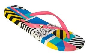 Japonki damskie plażowe do rekreacji Ipanema I love Design. Klapki Ipanema, z aplikacjami, z materiału, bez obcasa, na płaskiej podeszwie. Za 138,15 zł.