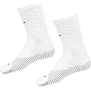 Skarpety sportowe uniseks Nike Dri-Fit Strike. Białe skarpetki Nike, bez wzorów. Za 43,02 zł.