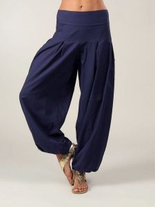 Aller Simplement Spodnie w kolorze granatowym rozmiar: 34-38. Niebieskie spodnie z wysokim stanem Aller Simplement, bez wzorów, z materiału, z podwyższonym stanem. Za 43,99 zł.