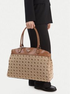 Guess Torba weekendowa TWLP99 02903 Brązowy. Brązowe torebki klasyczne Guess, z aplikacjami, ze skóry, bez dodatków. Za 689,99 zł.