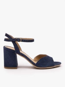 Granatowe sandały na słupku. Niebieskie sandały Ryłko, bez wzorów, ze skóry, z okrągłym noskiem, bez obcasa, na obcasie, bez zapięcia. Za 399,99 zł.