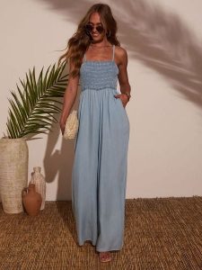 Milan Kiss Kombinezon dżinsowy w kolorze błękitnym rozmiar: S. Niebieskie kombinezony Milan Kiss, s, bez wzorów, z bawełny, bez kołnierzyka, bez ramiączek. Za 217,99 zł.