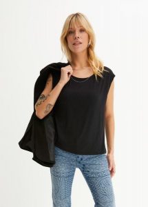 T-shirt z miękkiej mieszanki wiskozy. Czarne t-shirty bonprix, bez wzorów, z wiskozy, bez kołnierzyka, bez ramiączek. Za 42,99 zł.