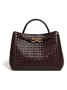 SUVRAI Torebka w kolorze brązowym - 30 x 23 x 13 cm rozmiar: onesize. Brązowe torebki klasyczne SUVRAI, bez wzorów, z materiału, bez dodatków. Za 152,99 zł.