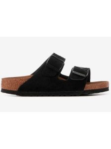 Birkenstock Skórzane klapki "Arizona" w kolorze czarnym rozmiar: 36. Czarne klapki Birkenstock, bez wzorów, ze skóry, z otwartym noskiem, bez obcasa. Za 354,10 zł.
