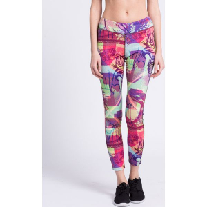 Reebok - Legginsy Comic Clash Tight. Szare legginsy marki Reebok, z dzianiny. W wyprzedaży za 129,90 zł.