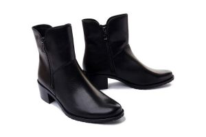 CAPRICE 9-25314-41 022 blach nappa, botki damskie. Czarne botki Caprice, na zimę, bez wzorów, z polaru, bez obcasa, na obcasie, bez zapięcia. Za 499,90 zł.