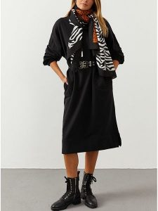 LA Angels Sukienka w kolorze czarnym rozmiar: L. Czarne sukienki LA Angels, l, bez wzorów, bez kołnierzyka, bez ramiączek, midi. Za 165,99 zł.