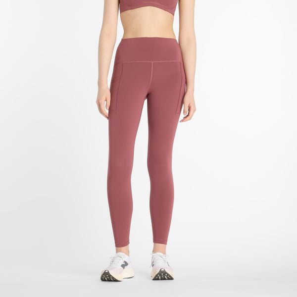 Legginsy damskie do biegania New Balance Sleek WP51268WAD – różowe. Czerwone legginsy New Balance, bez wzorów, z lycry, z podwyższonym stanem. Za 249,99 zł.