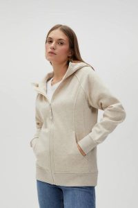 Rozpinana bluza z kapturem beżowa. Brązowe bluzy MOODO, xs, bez wzorów, z bawełny, z kapturem. W wyprzedaży za 99,99 zł.