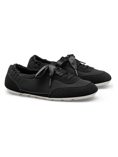 C'M Sneakersy w kolorze czarnym rozmiar: 37. Czarne trampki C'M, bez wzorów, bez zapięcia. Za 100,52 zł.