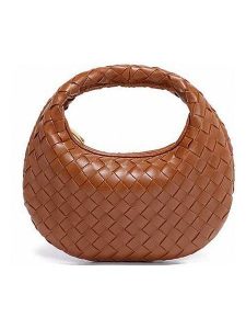 SUVRAI Torebka w kolorze jasnobrązowym - 21 x 15 x 7 cm rozmiar: onesize. Brązowe torebki klasyczne SUVRAI, bez wzorów, z materiału, przez ramię, bez dodatków. Za 108,99 zł.