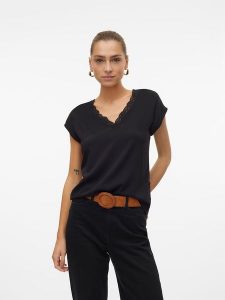 Vero Moda Koszulka w kolorze czarnym rozmiar: M. Czarne bluzki Vero Moda, m, bez wzorów, z koronki, klasyczne, bez kołnierzyka, bez ramiączek. Za 56,99 zł.