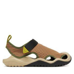 Sandały Crocs. Brązowe sandały Crocs, bez wzorów, z meshu, bez obcasa, na płaskiej podeszwie, bez zapięcia. Za 219,99 zł.