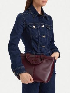 MEXX Torebka CEO-MEXX-S-013-10 Bordowy. Czerwone kuferki Mexx, bez wzorów, ze skóry, bez dodatków. Za 199,99 zł.