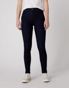 SPODNIE DAMSKIE WRANGLER HIGH RISE SKINNY BLUE BLACK W27HSZ51L 112128120. Czarne rurki Wrangler, z jeansu. Za 199,99 zł.