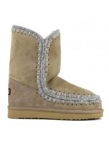 Mou Skórzane kozaki zimowe w kolorze beżowym rozmiar: 40. Brązowe kozaki Mou, na zimę, bez wzorów, z wełny, bez obcasa, bez zapięcia. Za 717,99 zł.