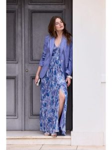 SWING Sukienka w kolorze granatowym rozmiar: 32. Niebieskie sukienki Swing, bez wzorów, bez kołnierzyka, bez ramiączek, maxi. Za 449,95 zł.