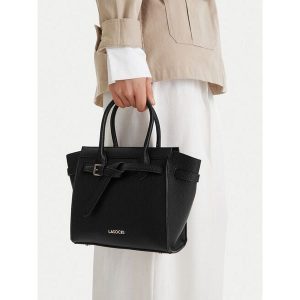 Torebka Lasocki. Czarne torebki klasyczne Lasocki, bez wzorów, bez dodatków. Za 199,99 zł.