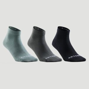 Skarpety sportowe Artengo RS160 Mid 3 pary. Czarne skarpetki ARTENGO, bez wzorów, z bawełny. Za 34,99 zł.